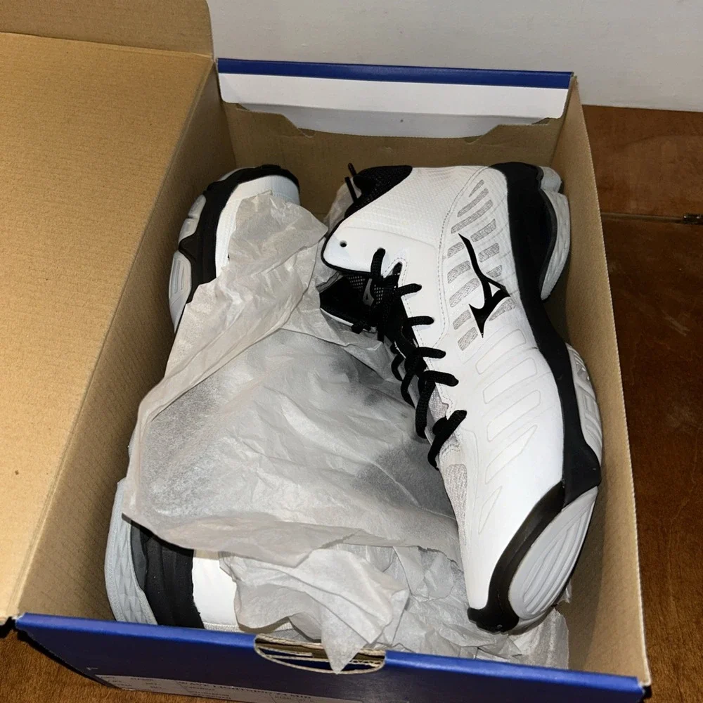 Mizuno volleyball shoes